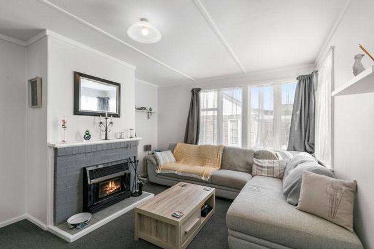 Photo of property in 10 Cleland Crescent, Naenae, Lower Hutt, 5011