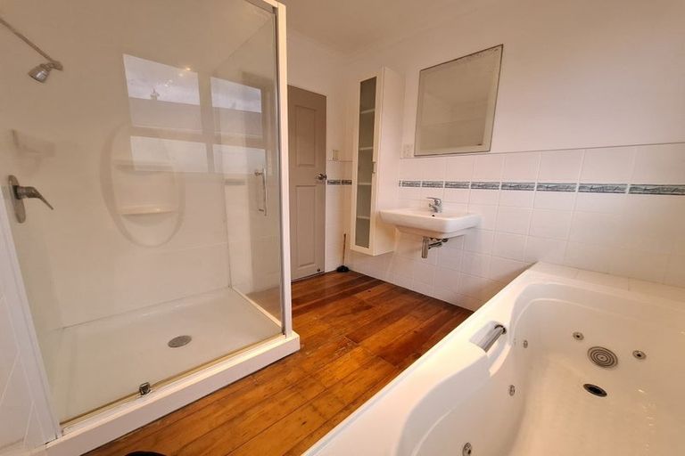 Photo of property in 53 Wallace Place, Westown, New Plymouth, 4310