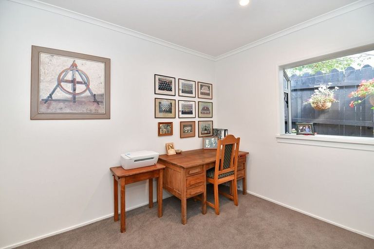 Photo of property in 112a Pacific Parade, Army Bay, Whangaparaoa, 0930