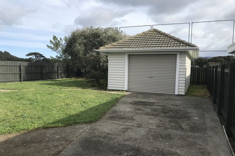 Photo of property in 16 Strathmore Avenue, Strathmore Park, Wellington, 6022