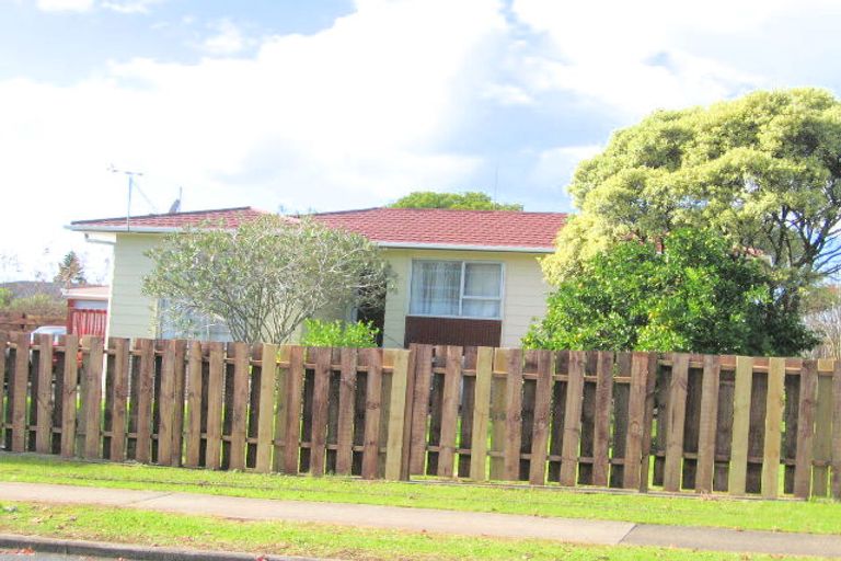 Photo of property in 57 Sikkim Crescent, Clover Park, Auckland, 2019