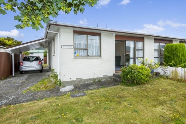 Photo of property in 1/48 Kowhai Avenue, Ebdentown, Upper Hutt, 5018