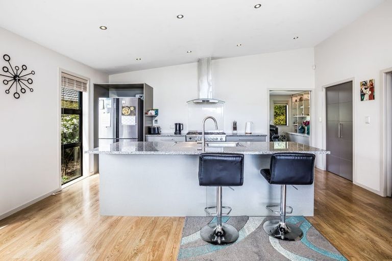 Photo of property in 98 Navigation Drive, Whitby, Porirua, 5024