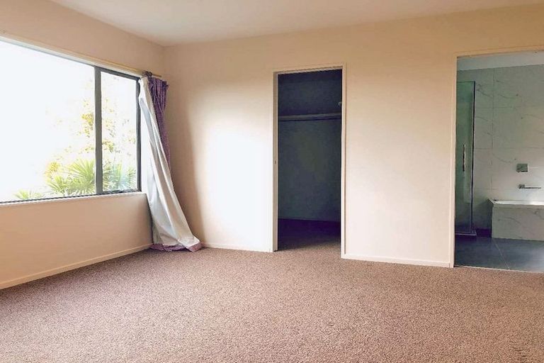 Photo of property in 35 Park Road, Titirangi, Auckland, 0604