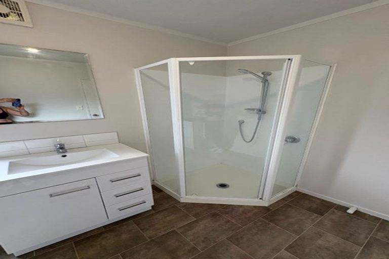 Photo of property in 36 Bowater Place, Manurewa, Auckland, 2102