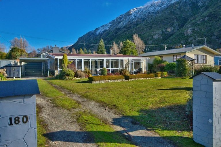 Photo of property in 180 Kent Street, Kingston, Athol, 9793