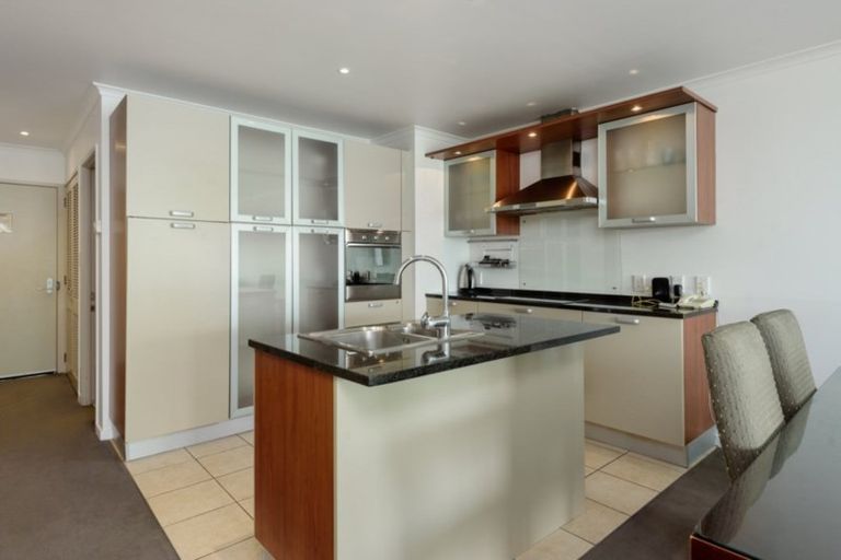 Photo of property in 207/136 Marine Parade, Mount Maunganui, 3116
