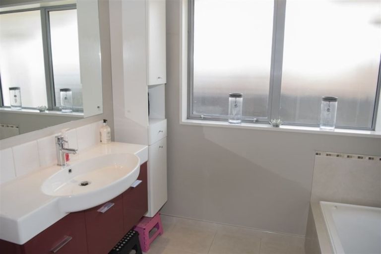 Photo of property in 34a Russley Road, Russley, Christchurch, 8042