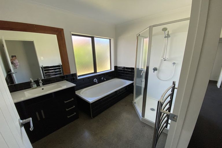Photo of property in 5b Armitage Place, Tuakau, 2121