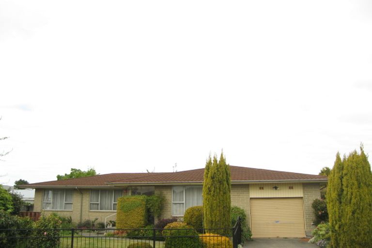 Photo of property in 14 Beeston Place, Redwood, Christchurch, 8051