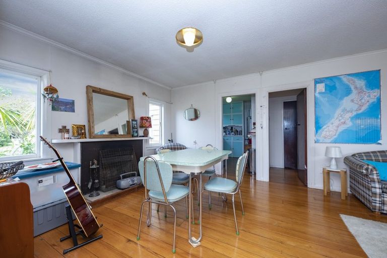 Photo of property in 29 Rayner Road, Piha, New Lynn, 0772