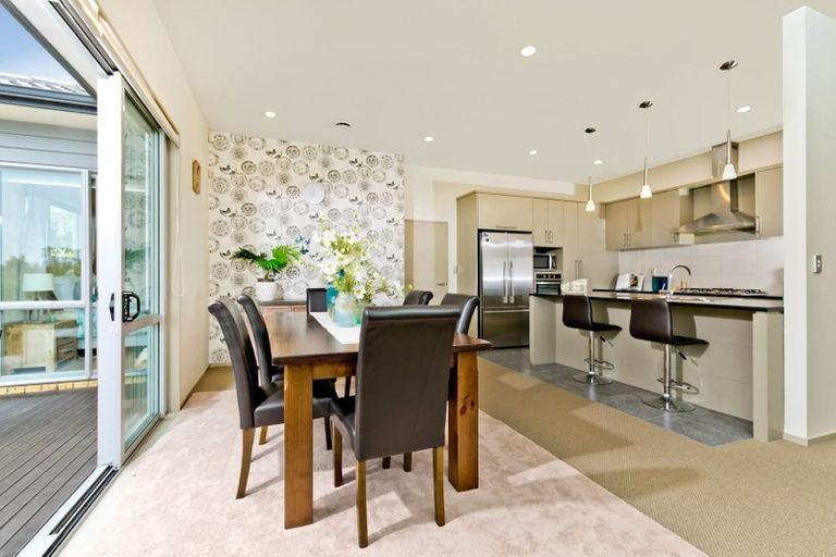 Photo of property in 62 Lake Panorama Drive, Henderson, Auckland, 0612