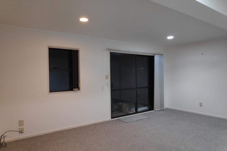 Photo of property in 34 Archers Road, Glenfield, Auckland, 0629