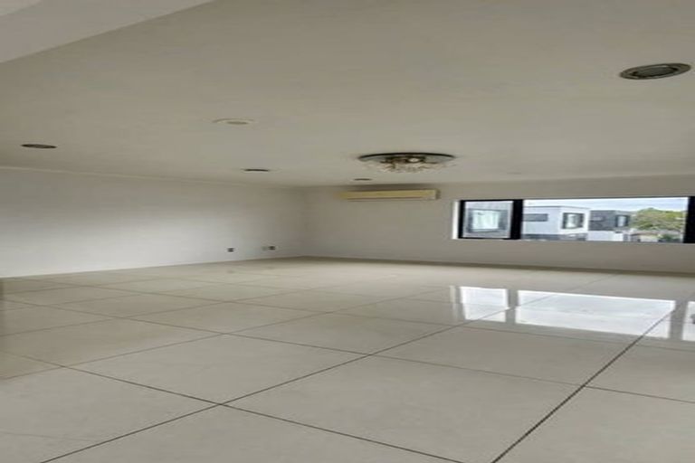 Photo of property in 38 Kenderdine Road, Papatoetoe, Auckland, 2025