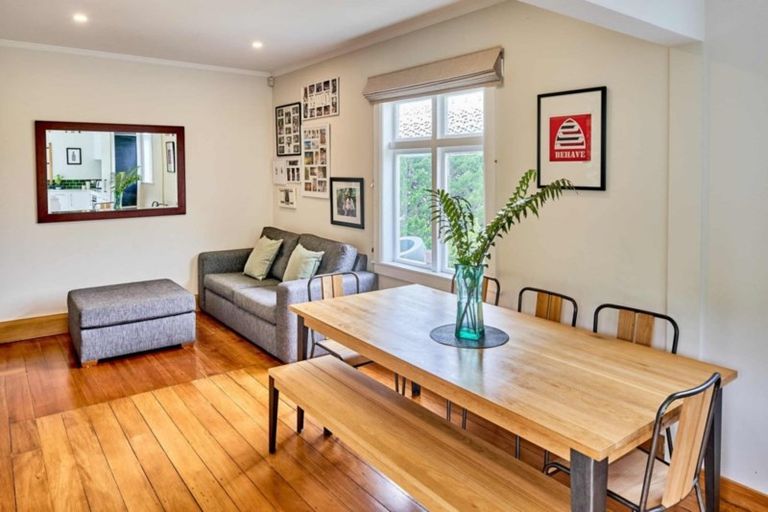 Photo of property in 7 Finnimore Terrace, Vogeltown, Wellington, 6021