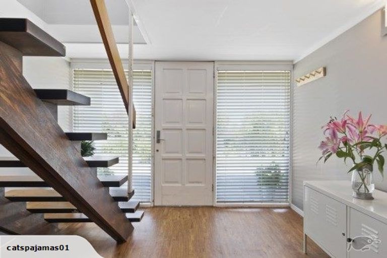 Photo of property in 267b Dowse Drive, Maungaraki, Lower Hutt, 5010