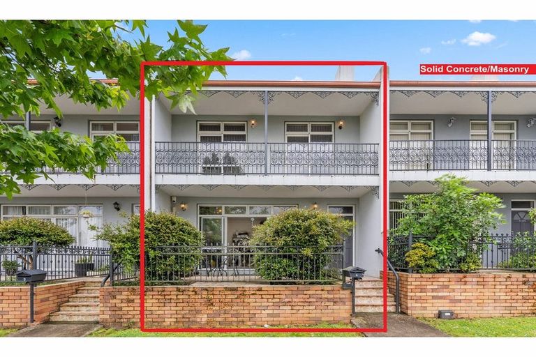 Photo of property in 4/126 Stancombe Road, Flat Bush, Auckland, 2016