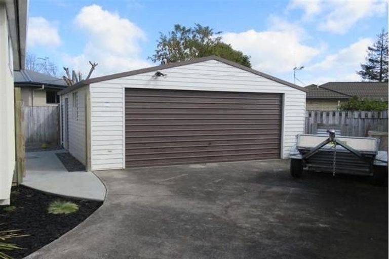 Photo of property in 67 Sandwich Road, St Andrews, Hamilton, 3200