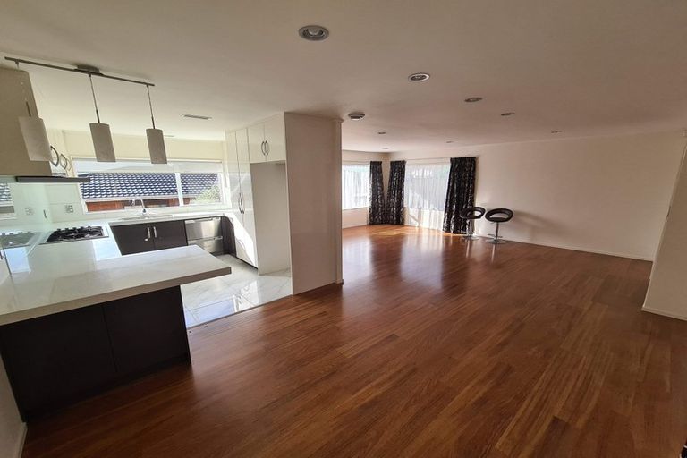 Photo of property in 29 Petrel Place, Massey, Auckland, 0614