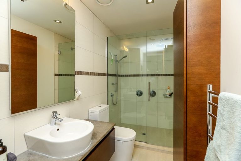 Photo of property in 22 Liardet Apartments, 402/22 Liardet Street, New Plymouth, 4310