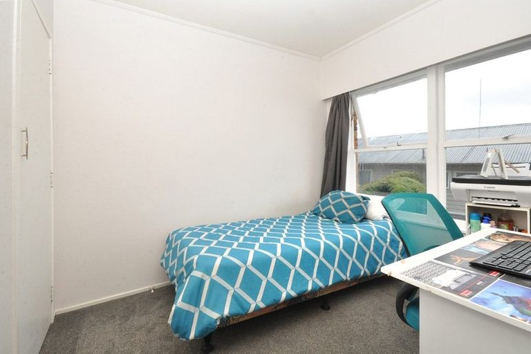 Photo of property in 2/97 Target Road, Totara Vale, Auckland, 0629
