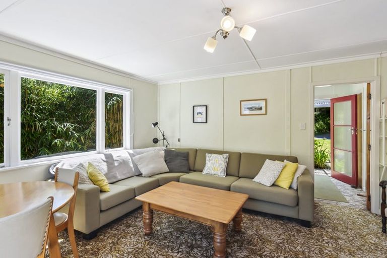 Photo of property in 18 Dell Road, Raumati South, Paraparaumu, 5032