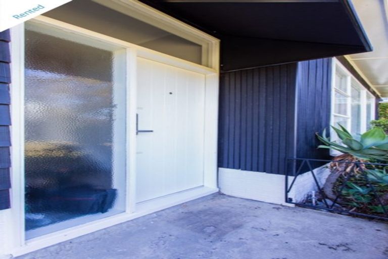 Photo of property in 46 Woodstock Road, Forrest Hill, Auckland, 0620