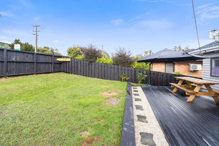 Photo of property in 71 Rosier Road, Glen Eden, Auckland, 0602