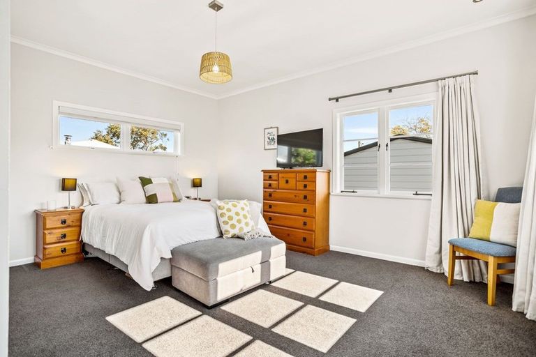 Photo of property in 15 Edward Street, Riverhead, 0820