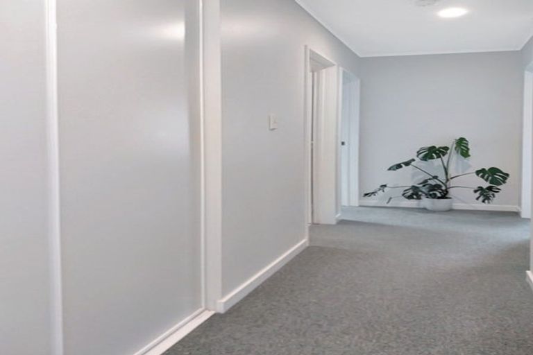 Photo of property in 2/53 Verran Road, Birkenhead, Auckland, 0626