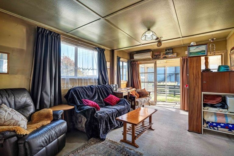 Photo of property in 82 Railway Street, Eltham, 4322