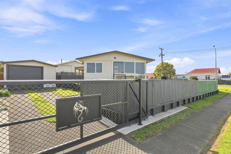Photo of property in 1a Mosston Road, Castlecliff, Whanganui, 4501