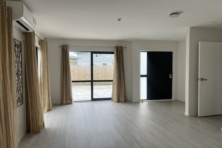 Photo of property in 77a Cargill Street, Papakura, 2110