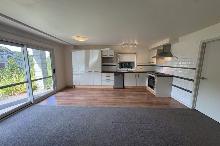 Photo of property in 28 Kate Sheppard Avenue, Torbay, Auckland, 0630