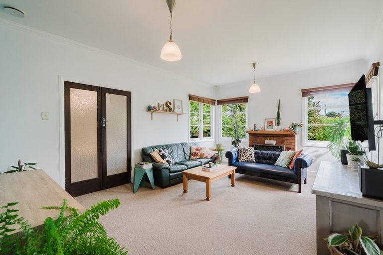 Photo of property in 37 Storey Avenue, Forest Lake, Hamilton, 3200