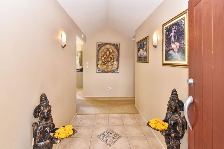 Photo of property in 12 Crannog Fen, Wattle Downs, Auckland, 2103