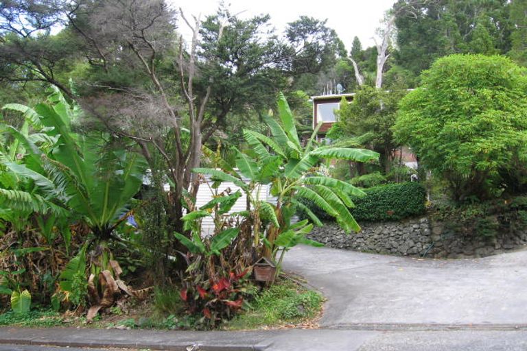 Photo of property in 42 Takahe Road, Titirangi, Auckland, 0604