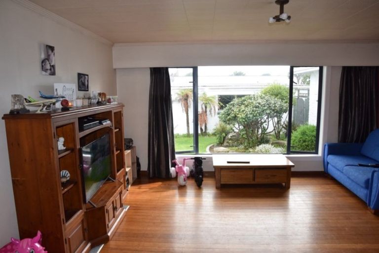 Photo of property in 12 Kereru Street, Waikiwi, Invercargill, 9810