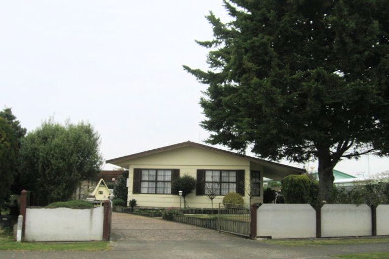 Photo of property in 17 Jeffares Place, Taradale, Napier, 4112