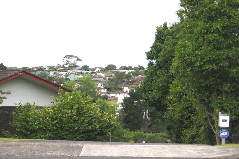 Photo of property in 2/51 Juniper Road, Sunnynook, Auckland, 0620