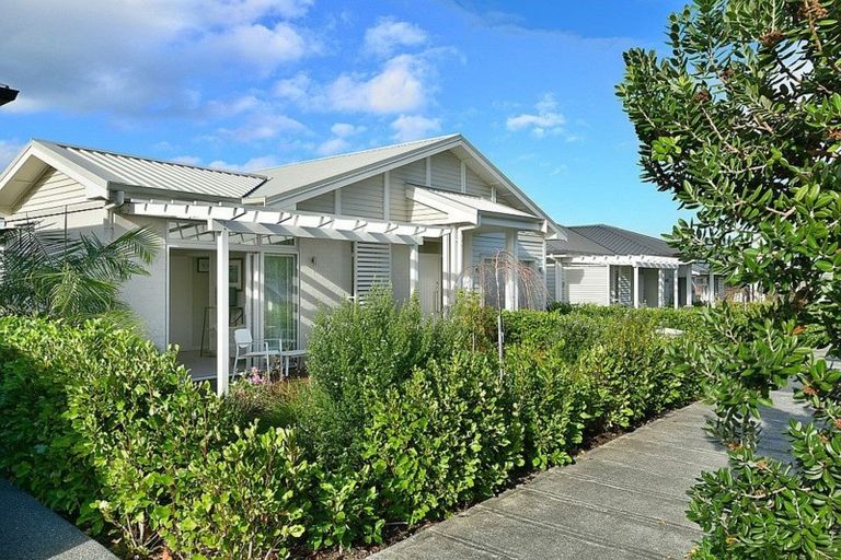 Photo of property in 54 Landmark Terrace, Orewa, 0931