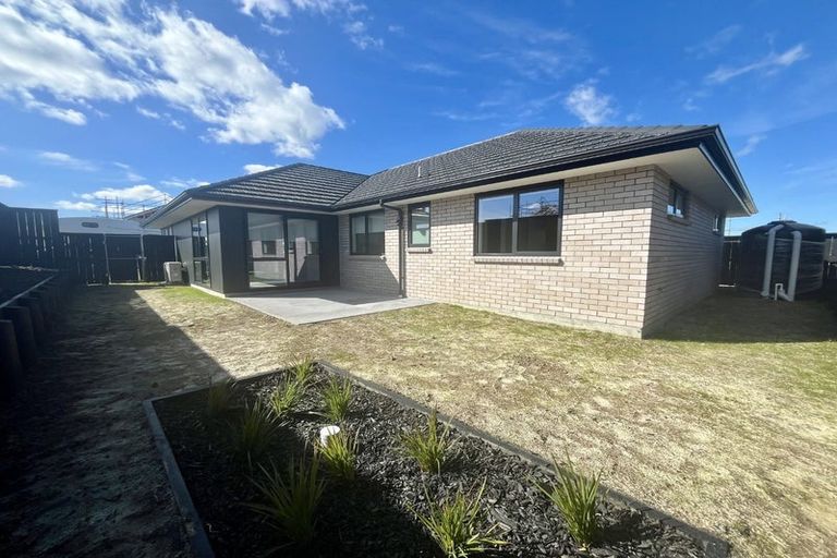 Photo of property in 8 Manaakitia Road, Karaka, 2124