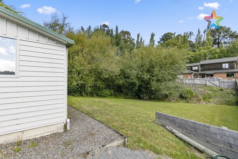 Photo of property in 2/9 Montgomery Street, Stokes Valley, Lower Hutt, 5019