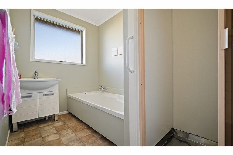 Photo of property in 2/110 Barbour Street, Waltham, Christchurch, 8011