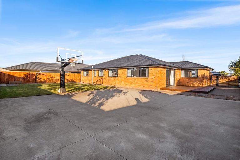 Photo of property in 43 Shadbolt Lane, Rolleston, 7614