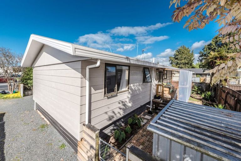 Photo of property in 84 Kahikatea Drive, Melville, Hamilton, 3206