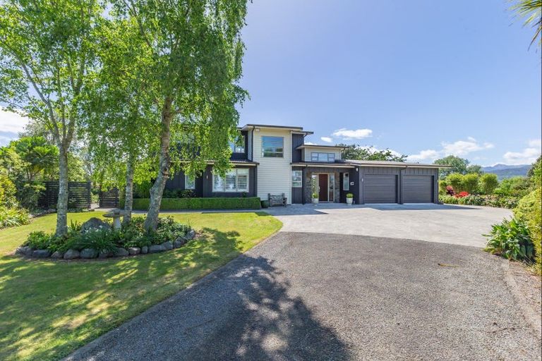 Photo of property in 205 Muhunoa Road East, Ohau, Levin, 5570