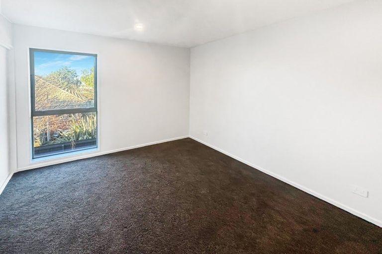 Photo of property in 2/17 Bounty Street, Bryndwr, Christchurch, 8053
