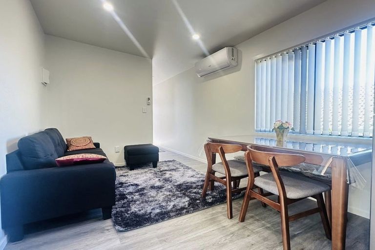 Photo of property in 7 Fulmar Way, Unsworth Heights, Auckland, 0632