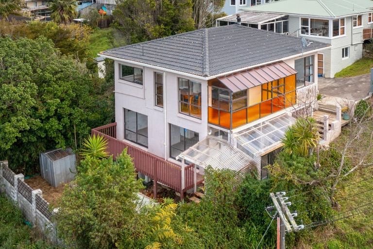 Photo of property in 2/90 Browns Bay Road, Rothesay Bay, Auckland, 0630